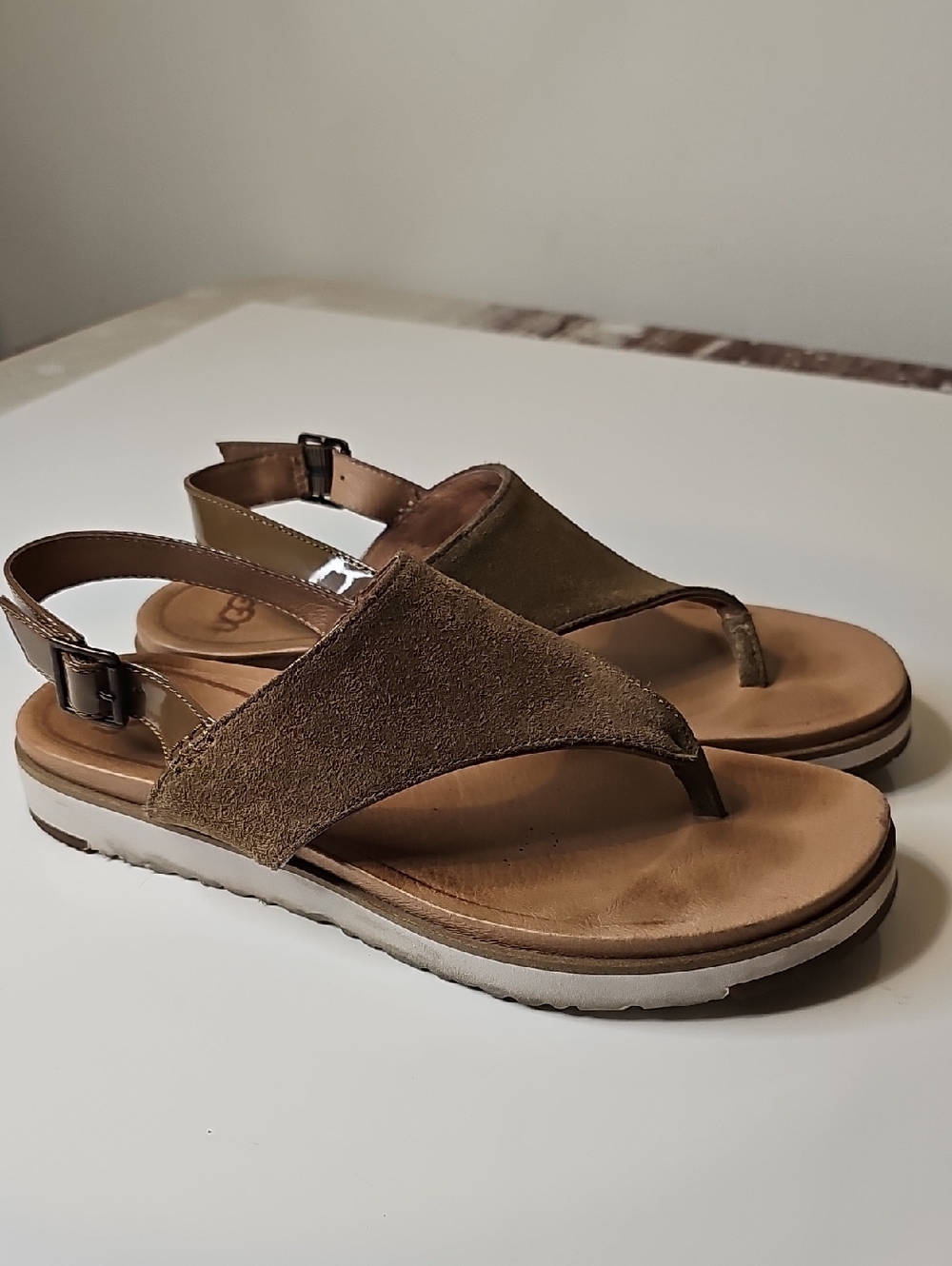 UGG Tan Leather T Strap Sandals Size 7.5